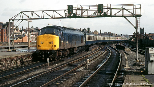 train diesel leeds peak railway passenger britishrail westyorkshire class46 46039