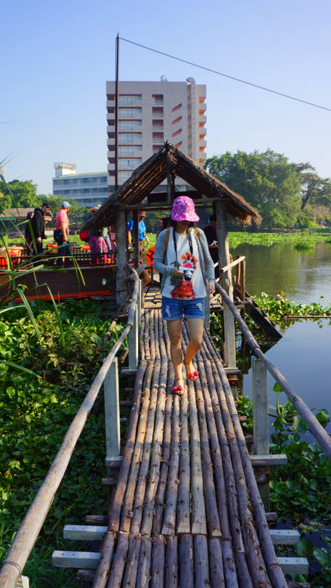 On the Tha Chin River, Nakhon Pathom - Thailand | The Travel Junkie