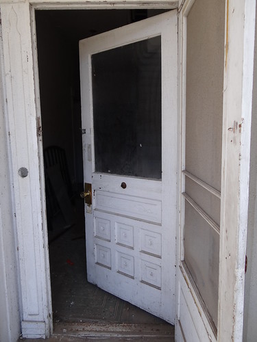 illinois keithsburg abandoned doorway