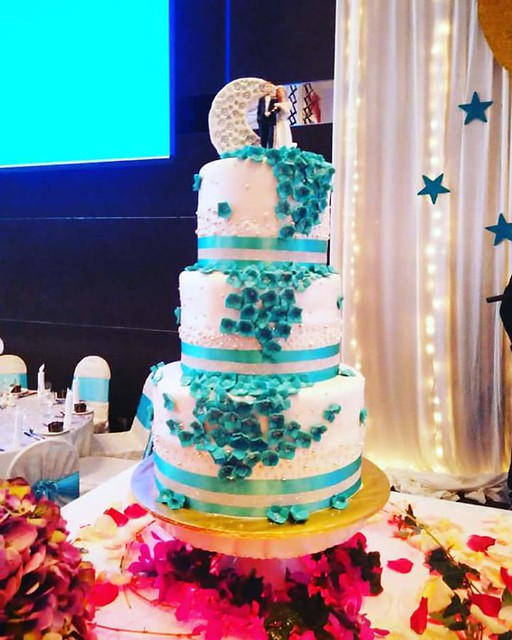Very Pretty Wedding Cake by Ashley Wong of Angie's Cakes