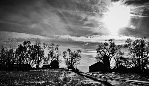 sunset blackandwhite abandoned fence decay farm sunday iowa line forgotten ruraldecay sliders ruraldeterioration fencefriday oncewashome iowaabandonment