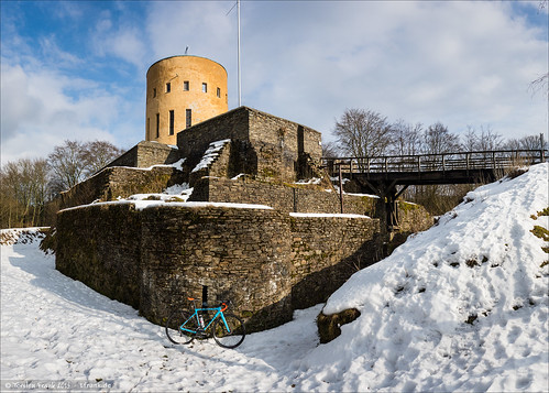 schnee winter castle bike bicycle giant deutschland architektur nordrheinwestfalen fahrrad cyclocross burg siegerland radfahren ginsburg radsport mittelgebirge lützel wehrbau burgfried crossrad tcxadvancedpro1