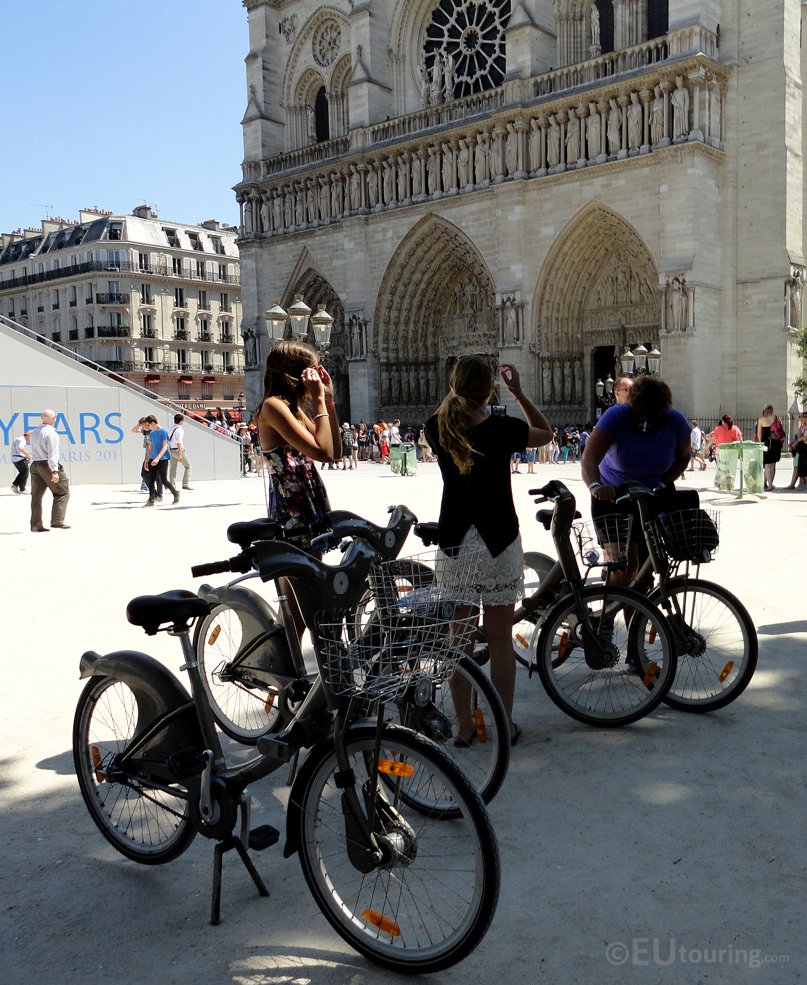 Velib bikes at the Notre Dame
