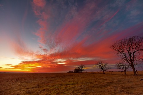 blue sunset cloud grass lens stem nikon colorful angle horizon wide kansas prairie nikkor flinthills oogle 1424 d810