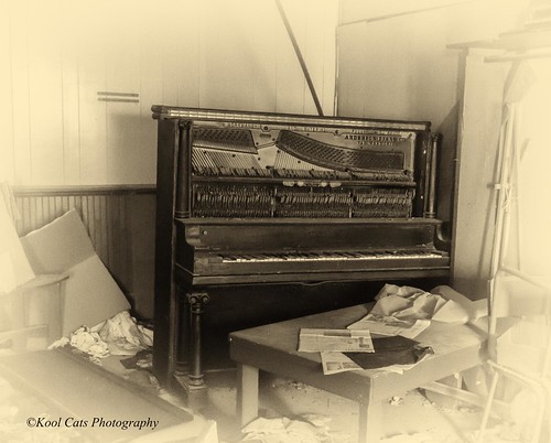 oklahoma piano musical instrument ghosttown musicalinstrument fallis tamron16300mmf3563diiivcpzdb016