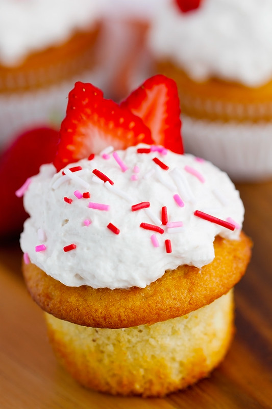 Fresh Strawberry Cupcakes with Whipped Cream - So good and so easy to make! Everyone is going to love these. #cupcakes #whippedcream #strawberrycupcakes | Littlespicejar.com