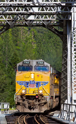 railroad bridge trains unionpacific featherrivercanyon featherriver freighttrain graintrain unionpacificrailroad featherriverroute upcanyonsubdivision tobincalifornia