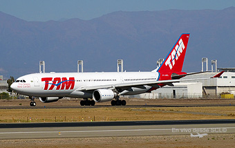 TAM A330-200 PT-MVG (RD)
