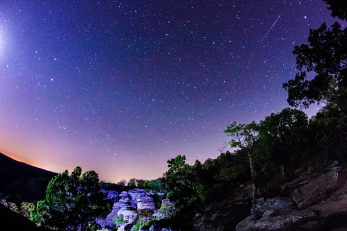 longexposure nightphotography lightpainting nature stars landscape gardenofthegods meteor shawneenationalforest club16 rokinon8mmfisheye
