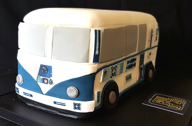 Star Wars R2D2 Camper Van by Joanne Roe of For the love of CAKE