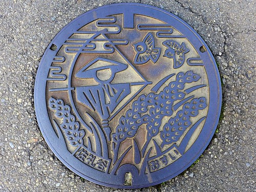 案山子 稲 鳥 スズメ nakayama ehime japan manhole
