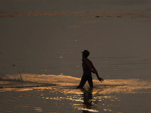 sunrise fisherman cambodia reservoir angkor baray srahsrang
