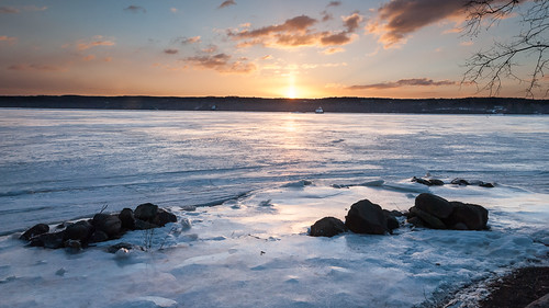 winter ice sunrise hudsonriver esopusmeadows