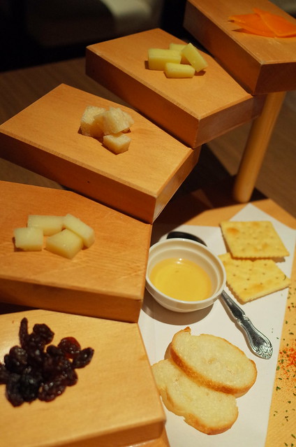 cheese sampler stairs 01 小粋