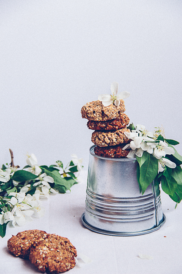 Date Sweetened Oatmeal Cookies & Spring Glory