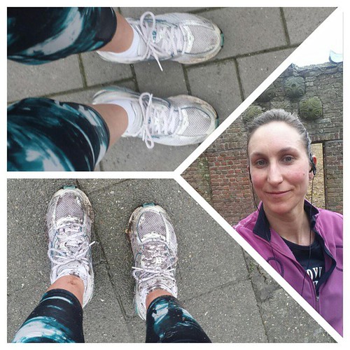 Ik offerde mijn oudste schoenen op en liep eens door de leuke modder paadjes. Tof ... al denk ik dat ik nog harder schrok als de ree waar ik ineens oog mee stond #trail #marathontraining #ParisMarathon