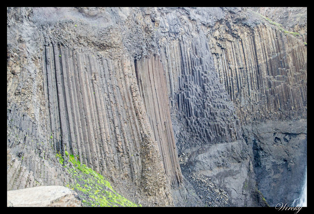 Columnas de basalto de la cascada Litlanesfoss