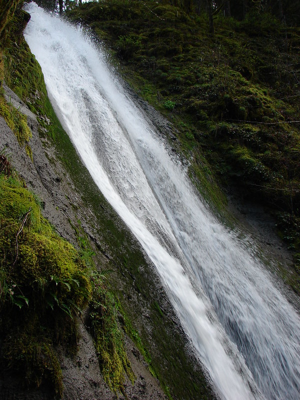 Munra Falls along the Wahclella Falls Trail