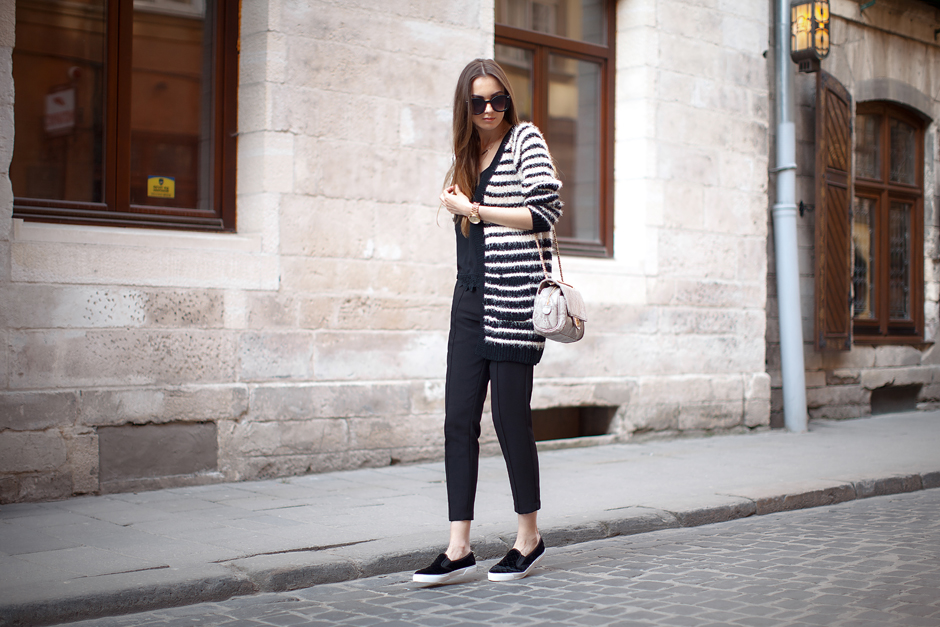 striped-cardigan-cropped-pants-spring-outfit-ideas