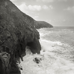 Looking down the cost from Trevaunce Cove, St Agnes