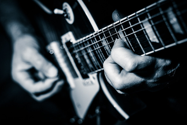 Photo：Guitar player By J. Schreier