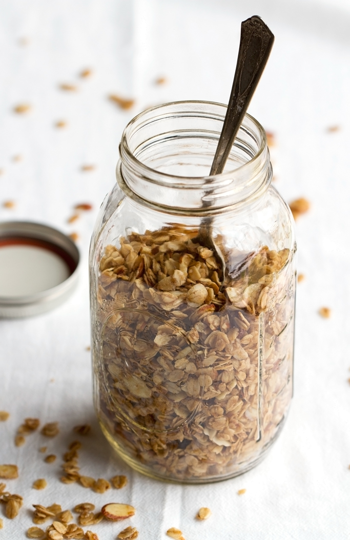 Honey Almond Coconut Oil Granola - Crunchy granola loaded with almonds and sweetened with honey. So good! #coconutoil #granola #homemadegranola #honey | Littlespicejar.com