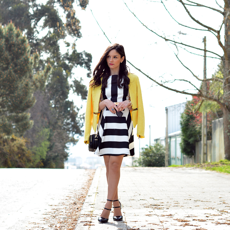 zara_outfot_yellow_chaqueta_amarillo_como combinar_rayas_striped_axparis_05