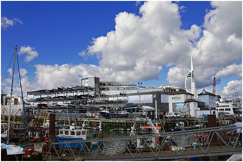 clouds boats spinnakertower fishingboat oldportsmouth a7 bridgetavern thecamber sal18250 benainslieracinghq
