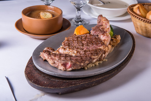 高雄50年牛排老店，新國際西餐廳堅持的傳統美味料理 (23)美國極佳級-安格斯沙朗牛排