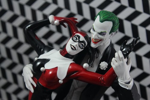 Joker & Harley Quinn Statue