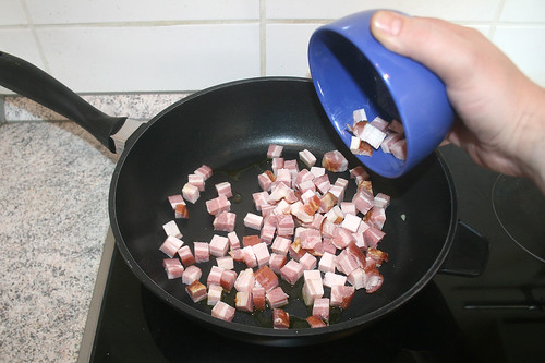 29 - Speckwürfel hinzufügen / Add bacon