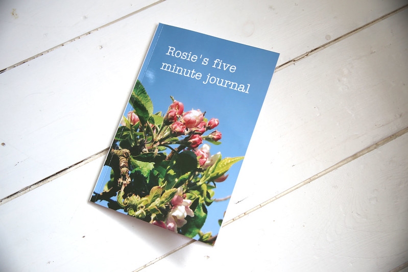 How to make your own five minute gratitude journal