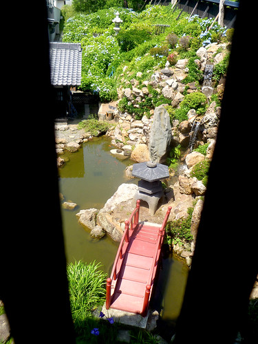 bridge japan garden waterfall pond hokkaido jp villa hexagon mansion aoyama cascade otaru manse oldaoyamavilla otarukihinkan