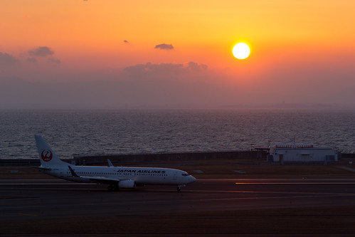 airplane evening sony nagoya 日本 愛知 夕暮れ amount 名古屋 tokoname centrair 飛行機 愛知県 セントレア 中部国際空港 chubucentrairinternationalairport 常滑 航空写真 常滑市 sal70300g 70300mmf4556gssm α99 slta99v