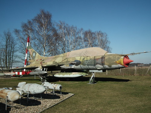 98+11 Sukhoi Su-22 UM-3K Cottbus Museum 18-03-15