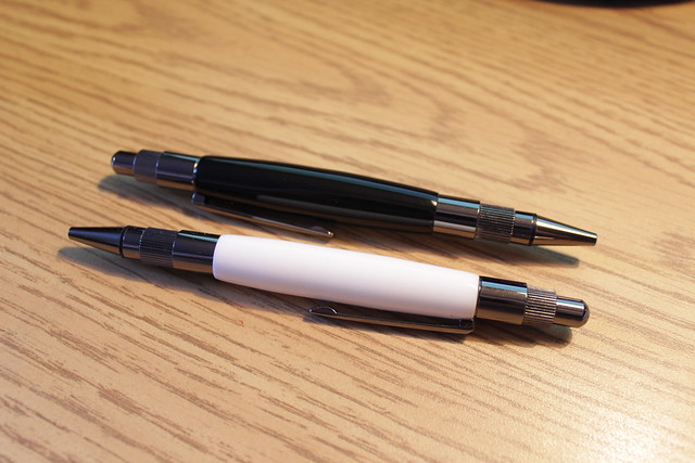 Black and White Stratus Click Pens