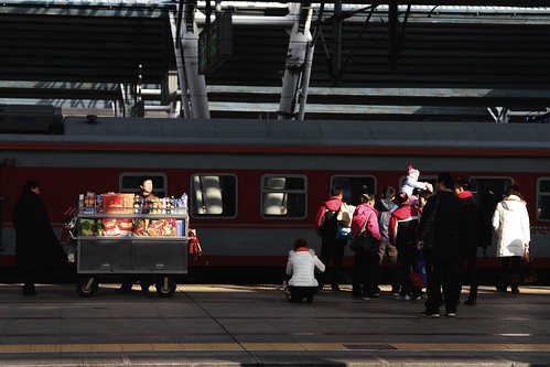 Food cart on the platform at Beijing West Railway Station