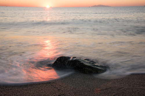 sunrise d810 alexanderthrom ocean meer stein spiegelung longexposure nikon morning sonnenaufgang
