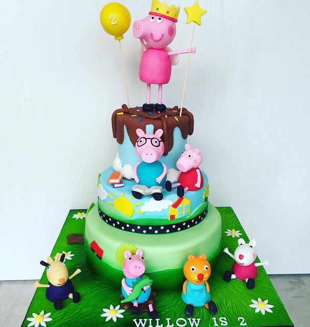 Peppa Pig Cake by CAKE DOLL L'amour