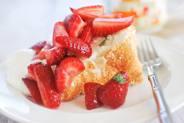 Lemon Angel Food Cake with Strawberries and Mint - light and fluffy cake with delicious strawberries on top! 