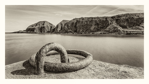 longexposure bw seascape water monochrome rock metal canon scotland aberdeenshire infinity smooth wideangle visit ring hills northsea stonehaven 6d 10stop darrenwright dazza1040