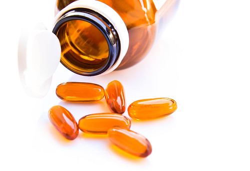 Joel Schlessinger MD recommends daily supplements that keep skin healthy