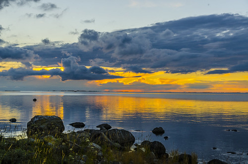 evening sunset partly cloudy clouds raippaluoto replot finland summer kvarken baltic sea