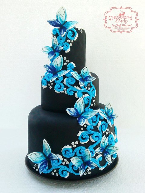 Black and Blue Themed Cake by Ian Sajulan
