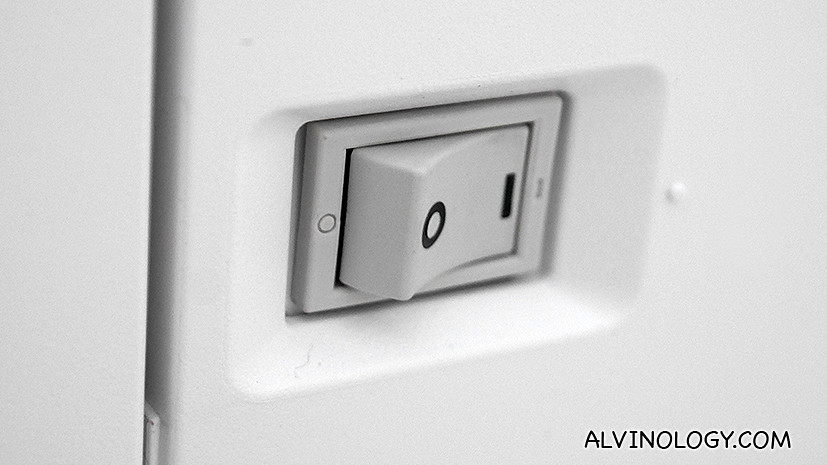 There is a power switch at the side of the CM225fw for easy on-off to conserve electricity 