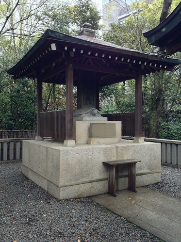 凑川神社楠公墓所
