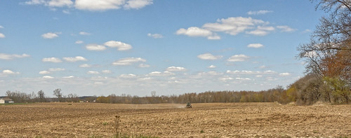 sky cloud tractor nikon michigan july april fields v2 2830 farmequipment roxana woodlot 2015 eatoncounty 1v2 roxandtownship nikon1v2