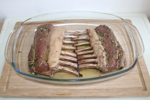 58 - Lammkarree aus Ofen entnehmen / Take rack of lamb from oven