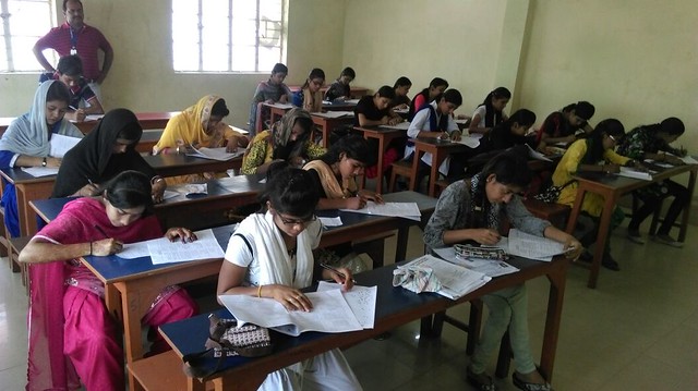 Rahmani 30 entrance test on 12 April 2015 for preparation of AIPMT for girls & IIT-JEE for boys