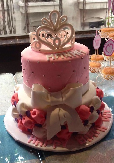 Cake by Saira Jabeen of Sj bakes